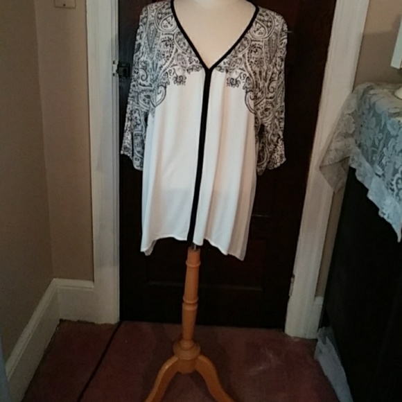 Chico's Tops - Nwt Chico black and white size 2 pullover tunic